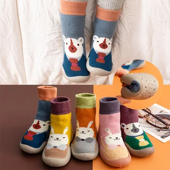Детски чорапи, устойчива на плъзгане зимни обувки есен с мультяшными животни за малки момичета и момчета, обувки от мека гумена подметка, първите проходилка за деца